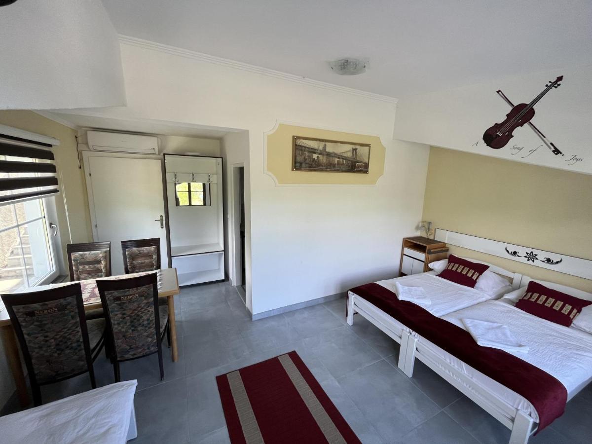 Rooms And Apartments Neron Bihac Lohovo Екстериор снимка