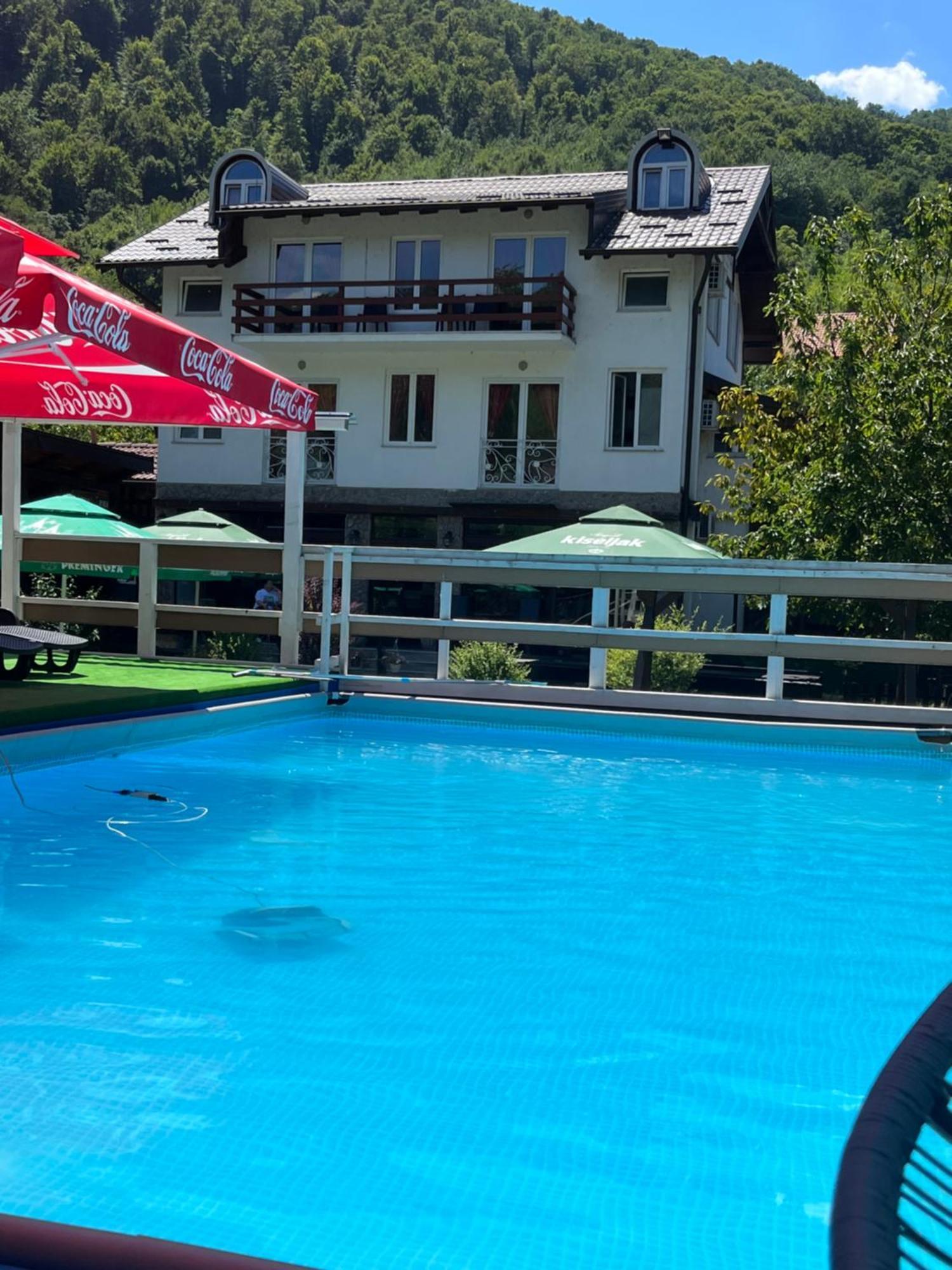 Rooms And Apartments Neron Bihac Lohovo Екстериор снимка