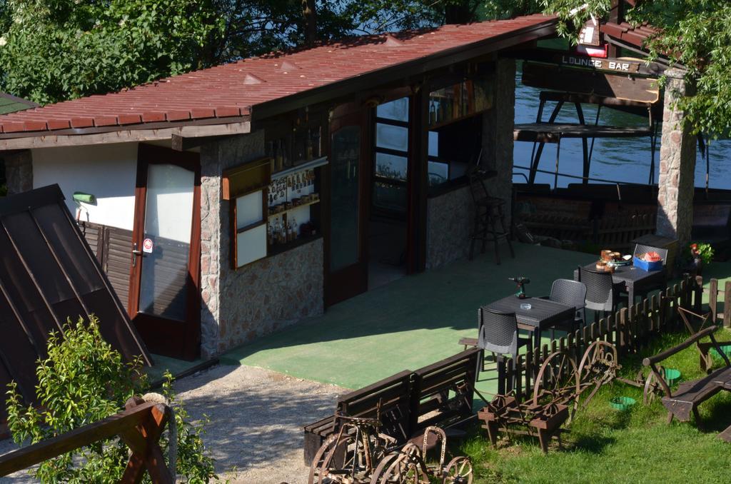 Rooms And Apartments Neron Bihac Lohovo Екстериор снимка
