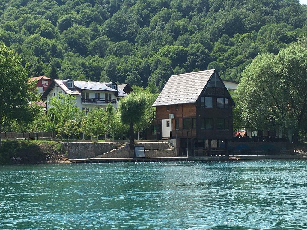 Rooms And Apartments Neron Bihac Lohovo Екстериор снимка